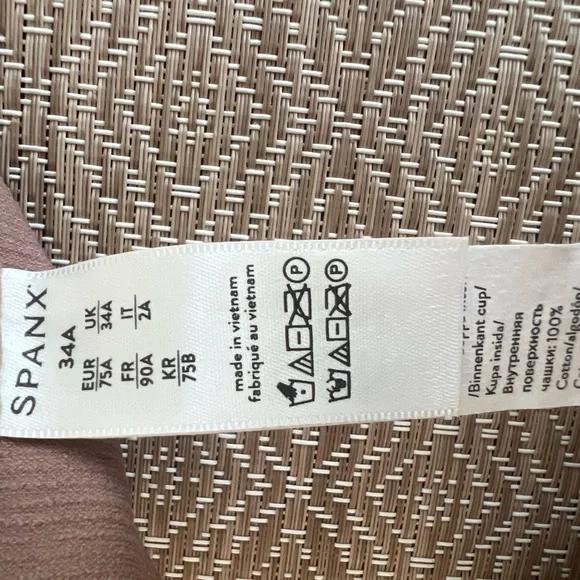 Spanx's full-coverage Bra-llelujah! - Picture 9 of 10